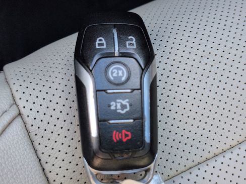 Used 2016 Ford Mustang Premium image 26