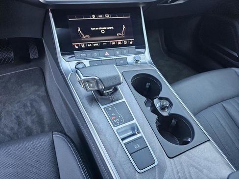 Used 2025 Audi A6 Premium Plus w/ Premium Plus Package image 11