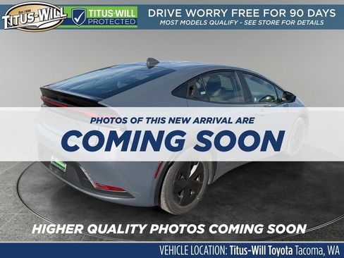 Used 2025 Toyota Prius LE FWD image 4