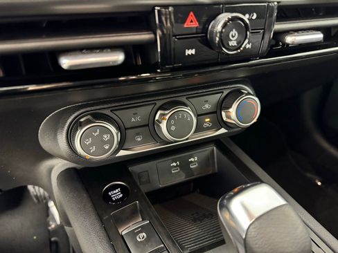 Used 2025 Nissan Kicks SV image 18