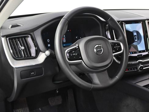 Used 2025 Volvo XC60 B5 Plus AWD/4WD image 11