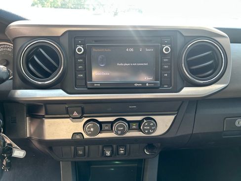 Used 2019 Toyota Tacoma SR5 RWD image 17