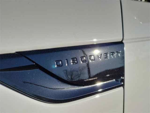 New 2025 Land Rover Discovery Dynamic SE AWD/4WD image 11