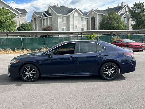 Used 2022 Toyota Camry SE FWD image 7