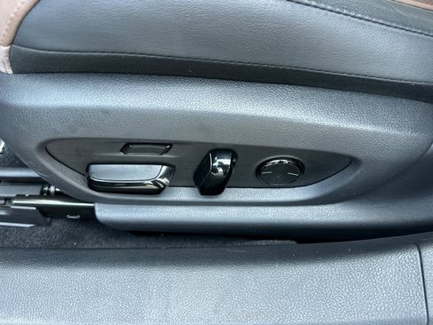 Used 2022 Lexus ES 300h w/ Accessory Package FWD image 14