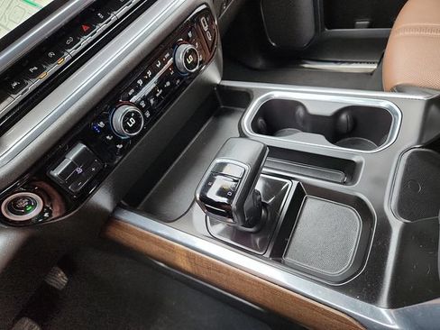 Used 2023 Chevrolet Silverado 1500 High Country w/ Technology Package AWD/4WD image 25