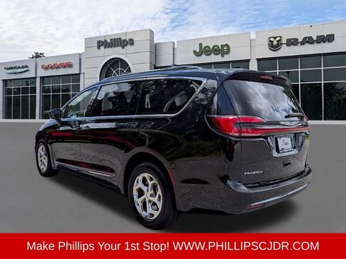 Used 2021 Chrysler Pacifica Limited w/ Premium & Safety Sphere Group AWD/4WD image 5