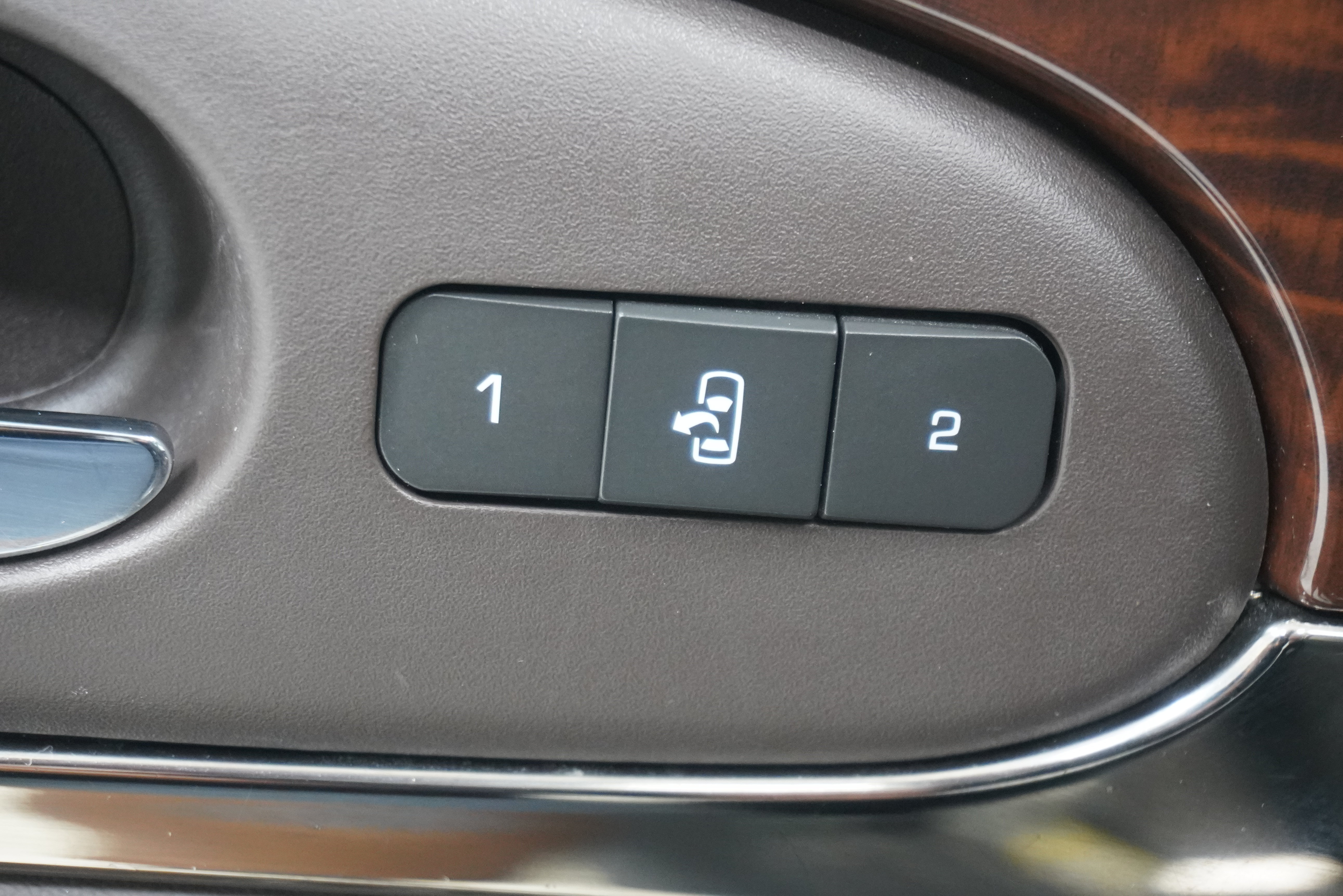 Used 2013 Buick Enclave Leather FWD image 16