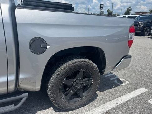 Used 2017 Toyota Tundra SR5 w/ SR5 Upgrade Package AWD/4WD image 21