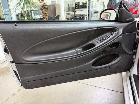 Used 2003 Ford Mustang Convertible RWD image 11
