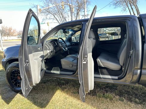 Used 2013 Toyota Tacoma 4x4 Double Cab image 20