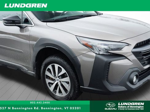 Used 2024 Subaru Outback Premium image 31