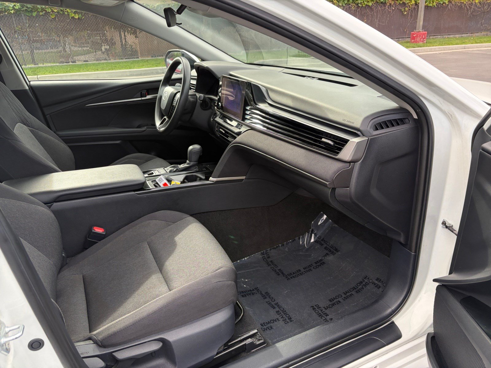 Used 2025 Toyota Camry LE FWD image 28