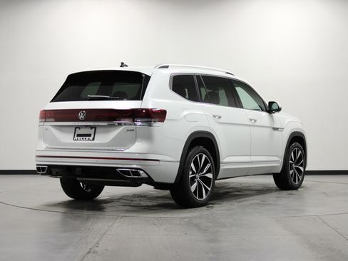 Used 2025 Volkswagen Atlas SEL Premium R-Line image 4