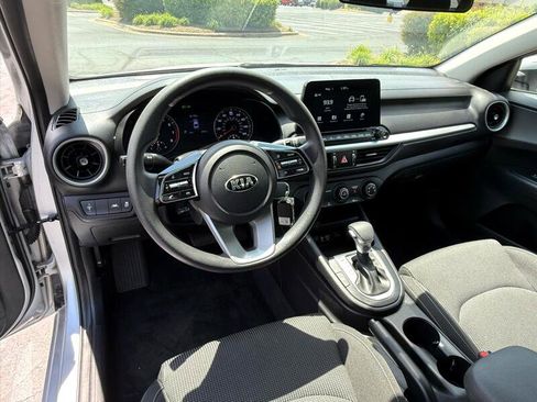 Used 2021 Kia Forte LXS image 9