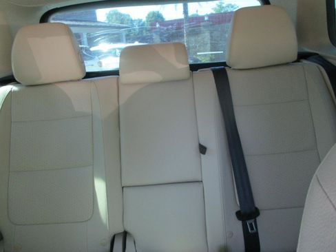 Used 2013 Volkswagen Tiguan SE FWD image 14