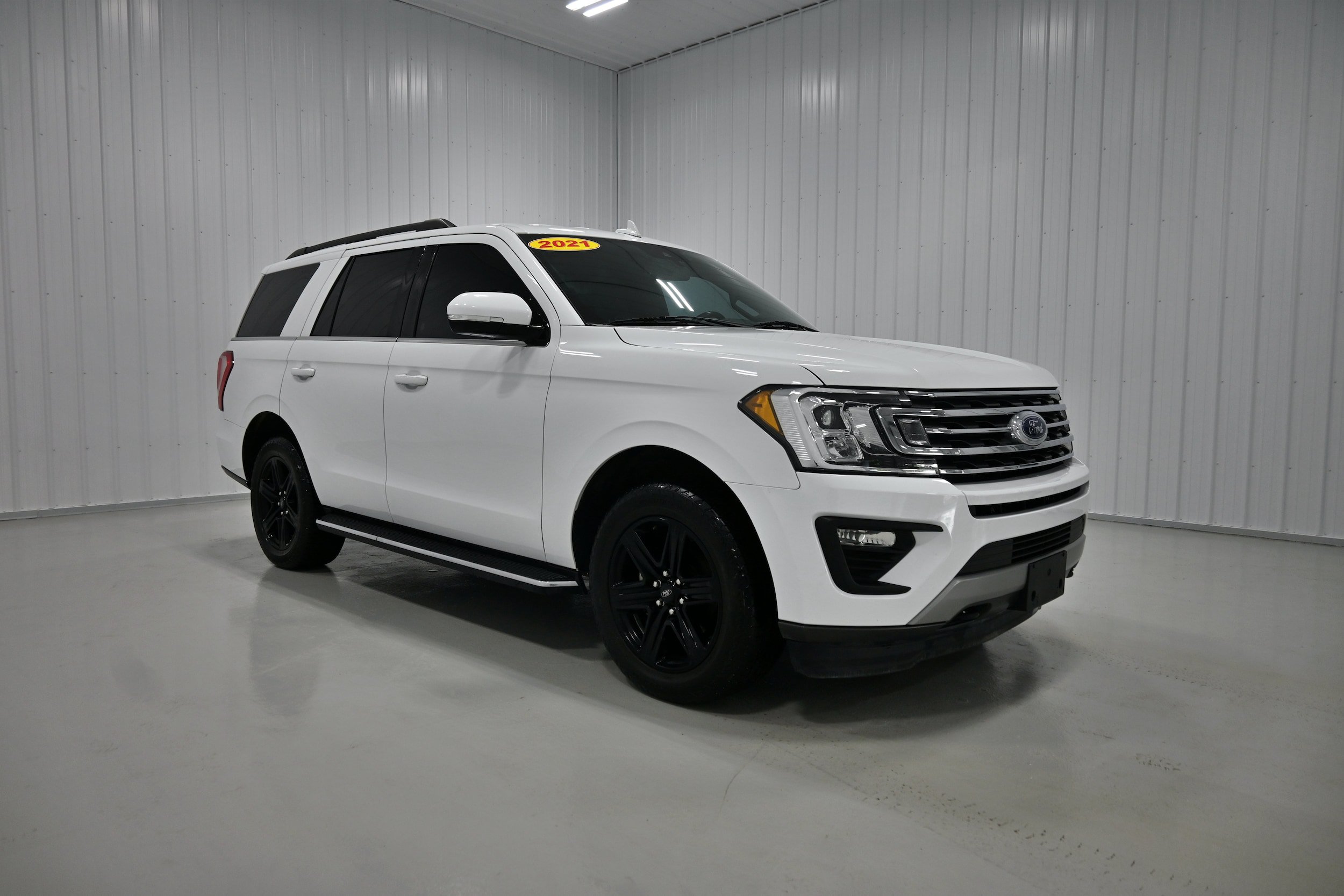 Used 2021 Ford Expedition XLT AWD/4WD image 3