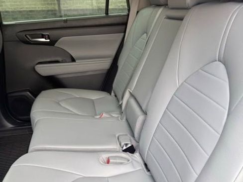 New 2026 Toyota Highlander XLE AWD/4WD image 38