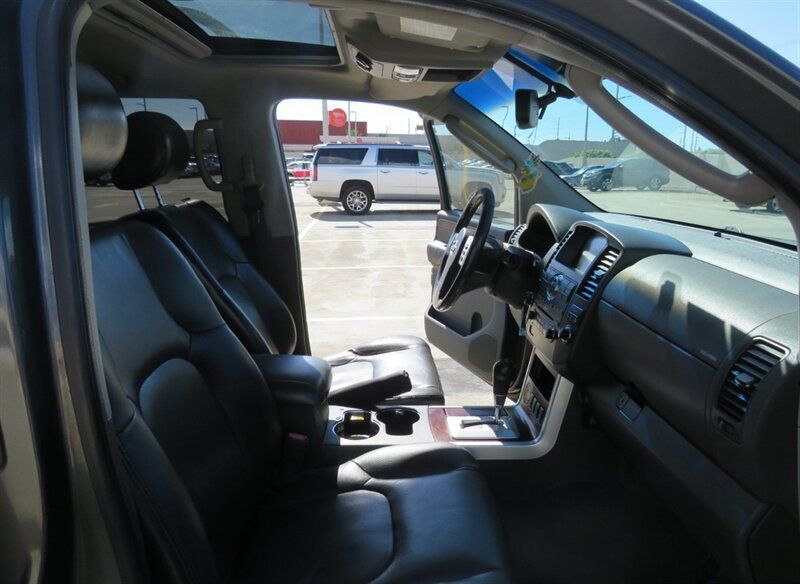 Used 2008 Nissan Pathfinder LE RWD image 18