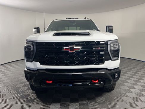 New 2026 Chevrolet Silverado 2500 ZR2 AWD/4WD image 7