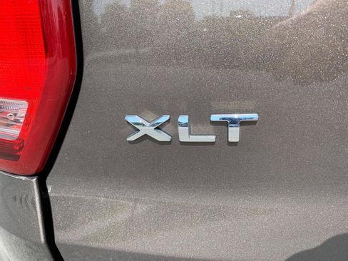 Used 2016 Ford Explorer XLT AWD/4WD image 43