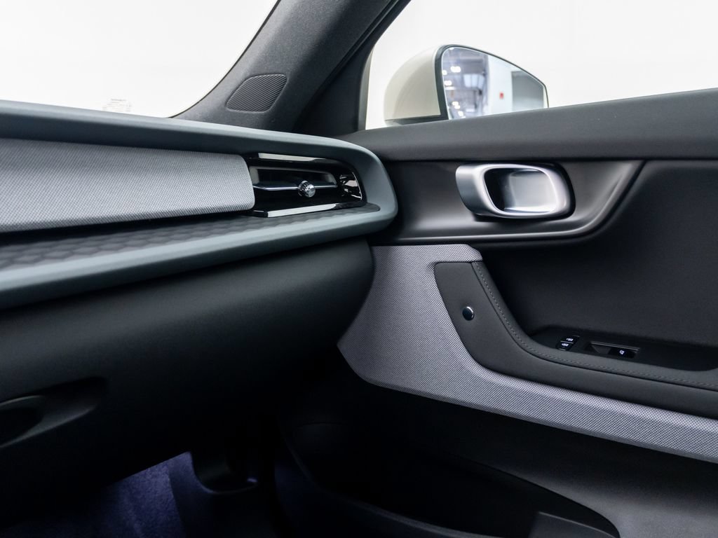 Used 2024 Polestar Polestar 2 AWD/4WD image 28