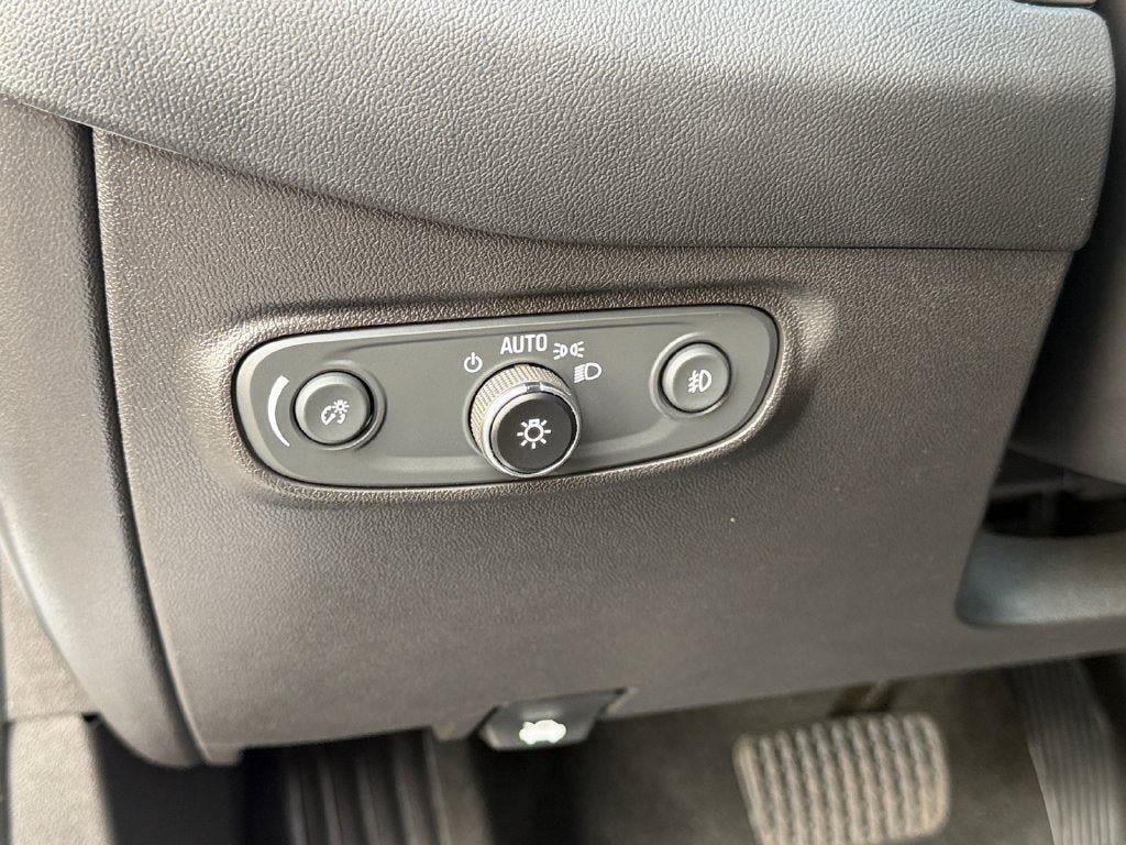 Used 2023 Chevrolet Equinox Premier AWD/4WD image 20
