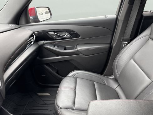 Used 2022 Chevrolet Traverse RS image 24
