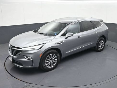 Used 2023 Buick Enclave Essence AWD/4WD image 23