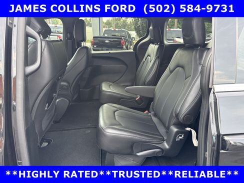 Used 2025 Chrysler Pacifica Select FWD image 22