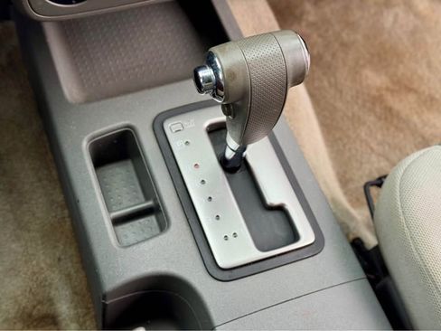 Used 2012 Nissan Frontier SV image 13