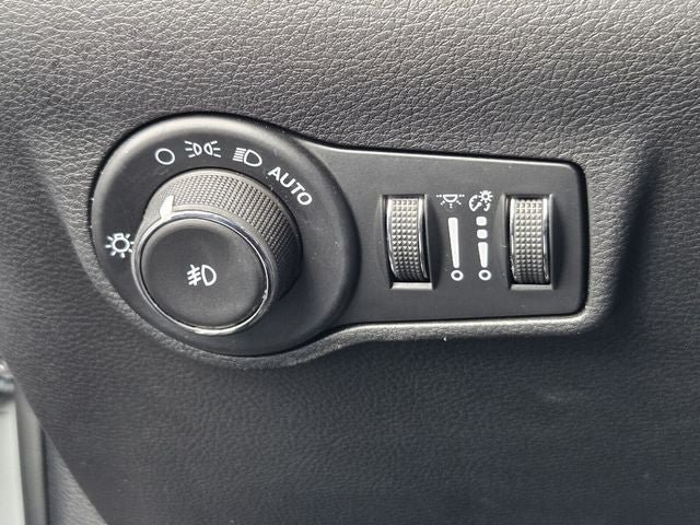 Used 2026 Jeep Compass Limited AWD/4WD image 30
