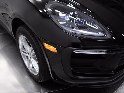 Certified 2026 Porsche Macan AWD/4WD image 12