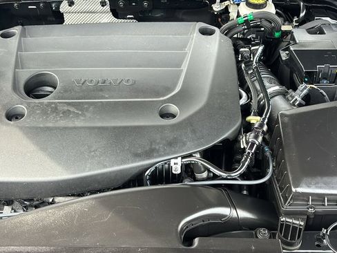 Used 2023 Volvo XC40 B5 Plus w/ Climate Package AWD/4WD image 32
