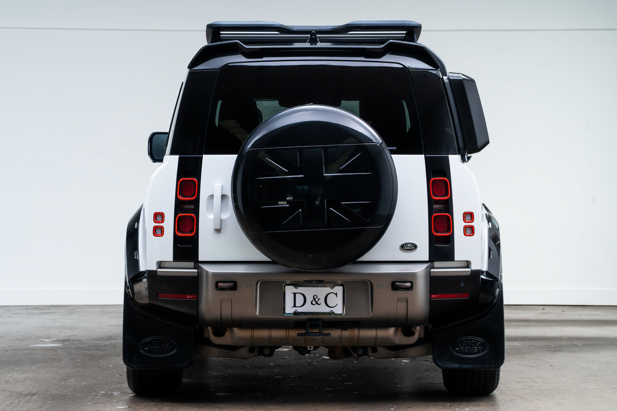 Used 2021 Land Rover Defender 110 X-Dynamic HSE AWD/4WD image 6