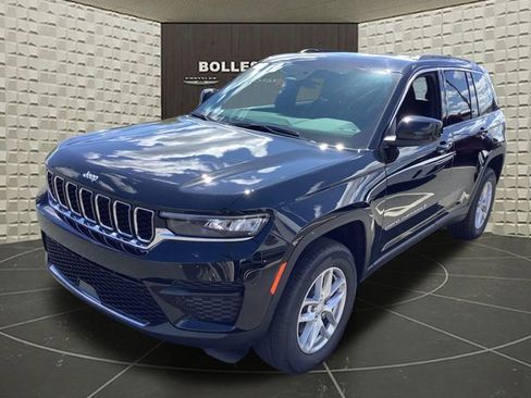 New 2026 Jeep Grand Cherokee Laredo X AWD/4WD image 4