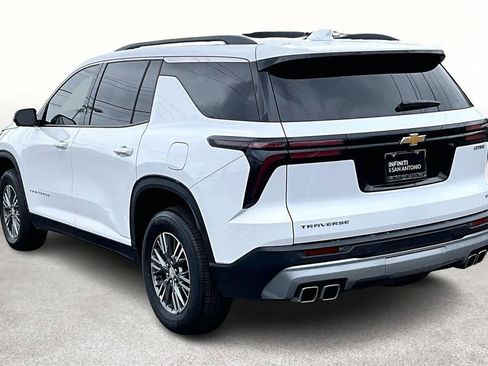 Used 2024 Chevrolet Traverse LT image 15