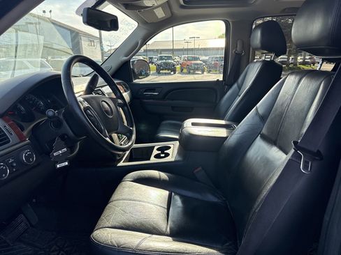 Used 2013 GMC Yukon XL SLT w/ SLT-2 Equipment Package AWD/4WD image 11