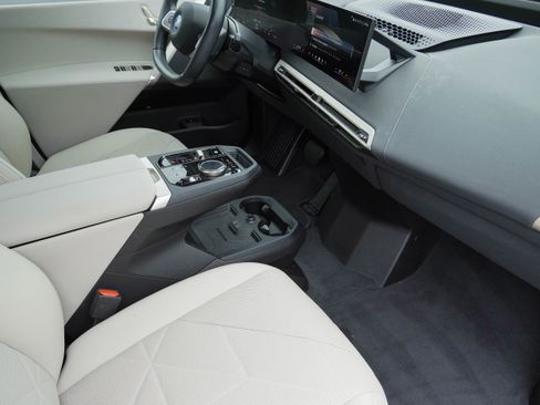 Certified 2024 BMW iX xDrive50 w/ Sport Package AWD/4WD image 10