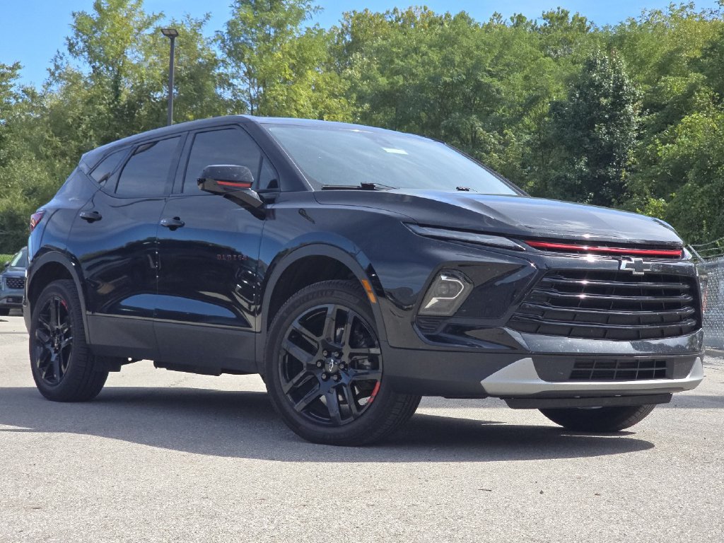 Used 2024 Chevrolet Blazer LT w/ Redline Edition FWD image 1