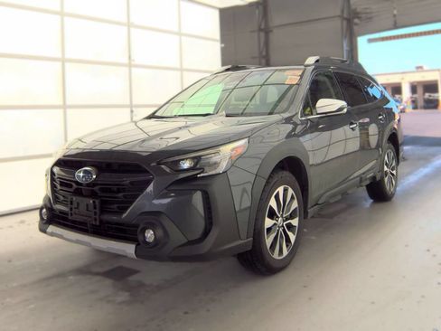 Used 2023 Subaru Outback Touring XT AWD/4WD image 2