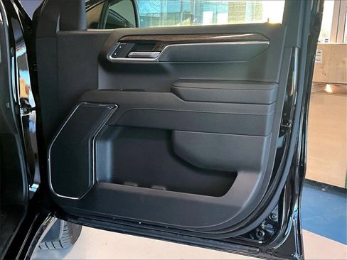 Used 2024 GMC Sierra 1500 Elevation image 12