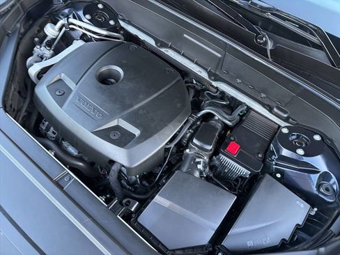 Used 2016 Volvo XC90 T6 Momentum w/ Momentum Plus Package image 15