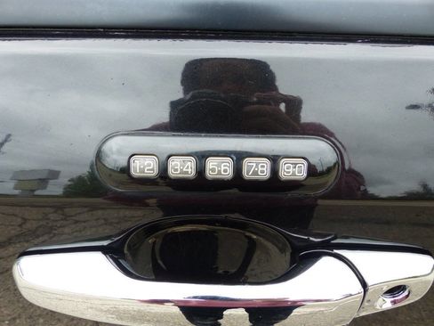 Used 2014 Ford Edge SEL image 16