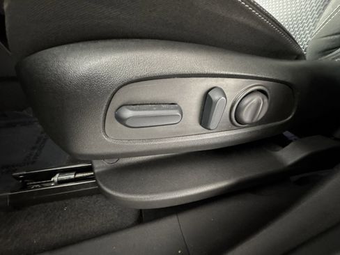 Used 2022 GMC Terrain SLE w/ Driver Convenience Package image 14