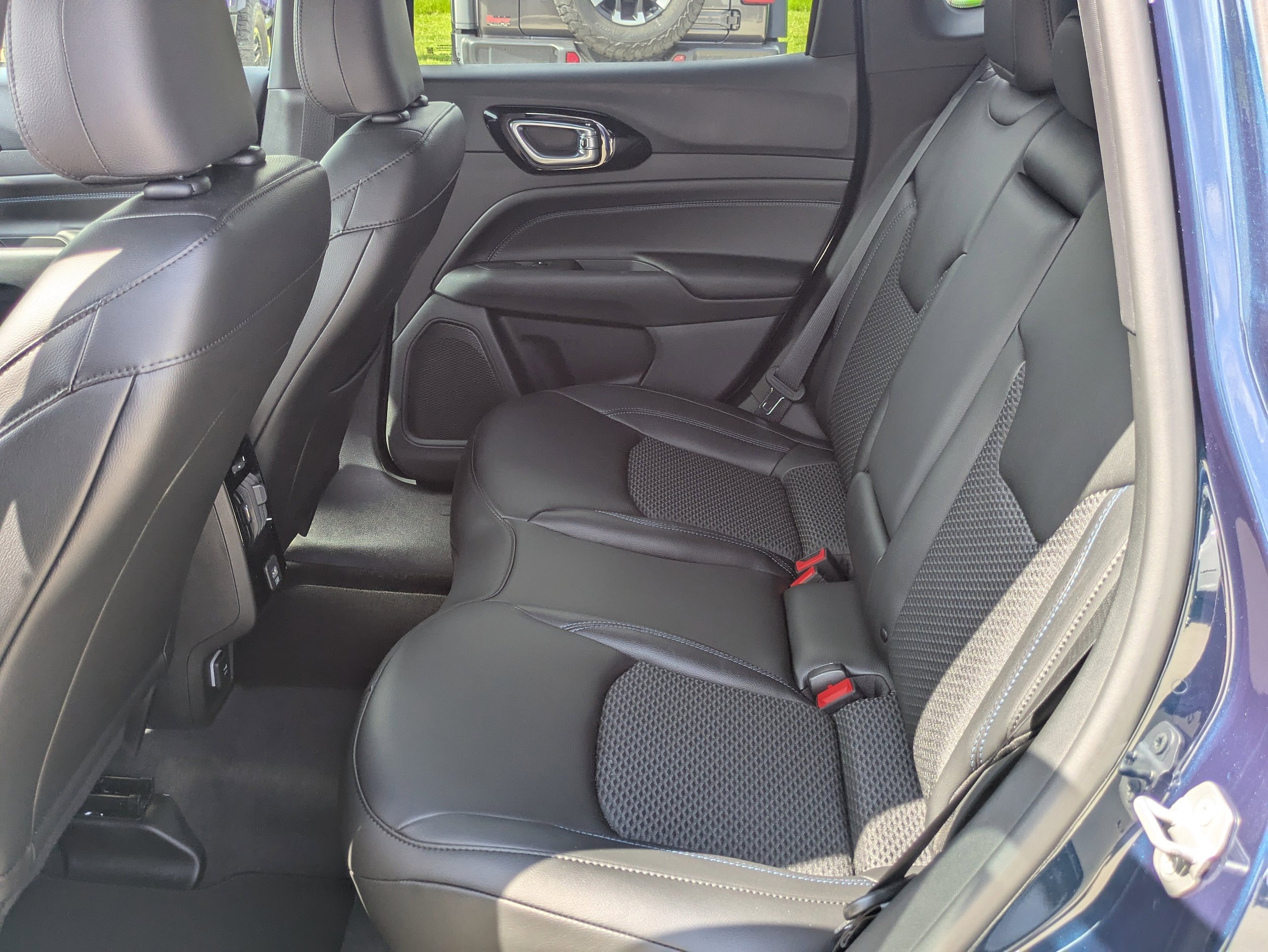 New 2026 Jeep Compass Latitude AWD/4WD image 9