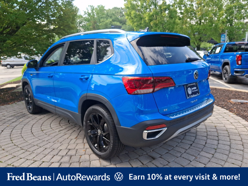 Certified 2023 Volkswagen Taos SE w/ Panoramic Sunroof Package AWD/4WD image 5