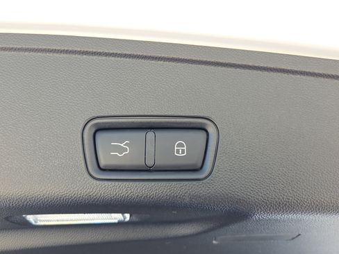 Used 2023 Maserati Grecale Modena image 11