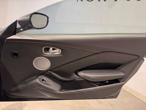 Used 2020 Aston Martin V8 Vantage Coupe image 42