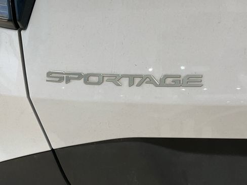 Used 2023 Kia Sportage EX FWD image 7